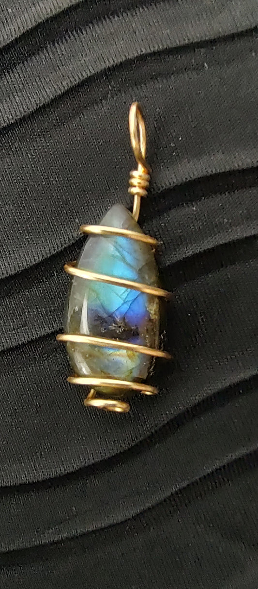 Labradorite Pendant #01 Wire Wrapped